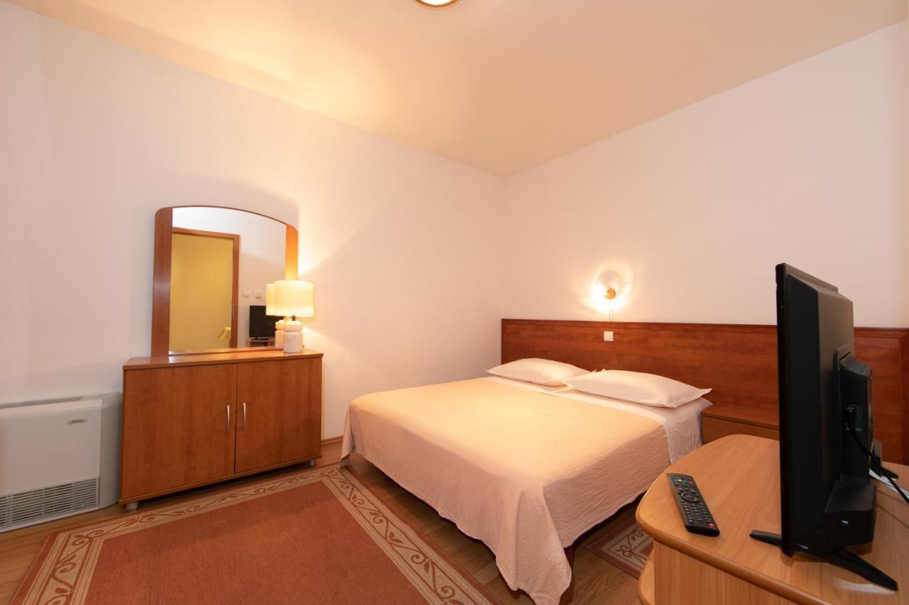 Apartmani Biser Tučepi Exterior foto